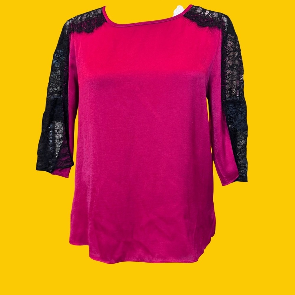 BCBGMAXAZRIA Lace Open Back Top Womens XS Magenta Pink Excellent Cowl Neck J1028